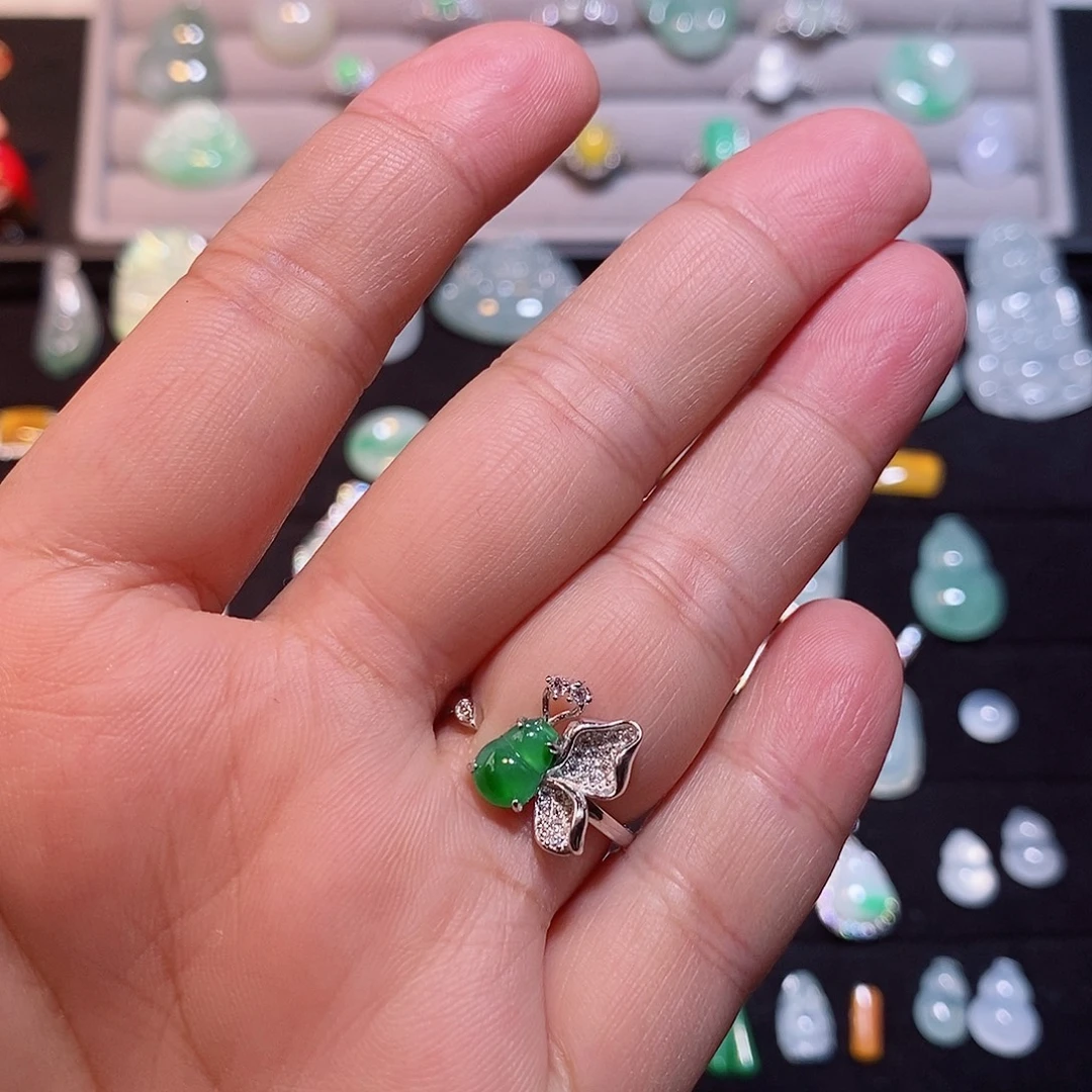 翡翠银S925镶嵌戒指葫芦