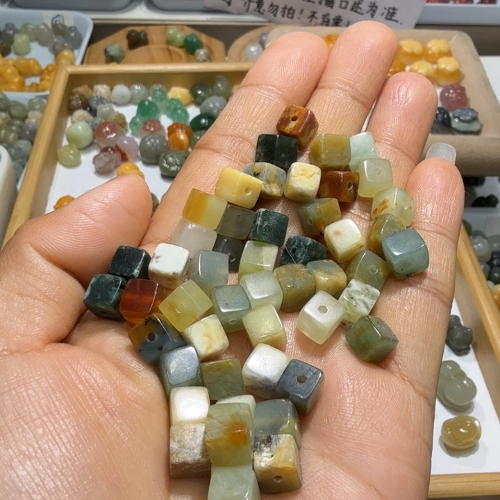 和田玉未镶嵌珠宝奇石