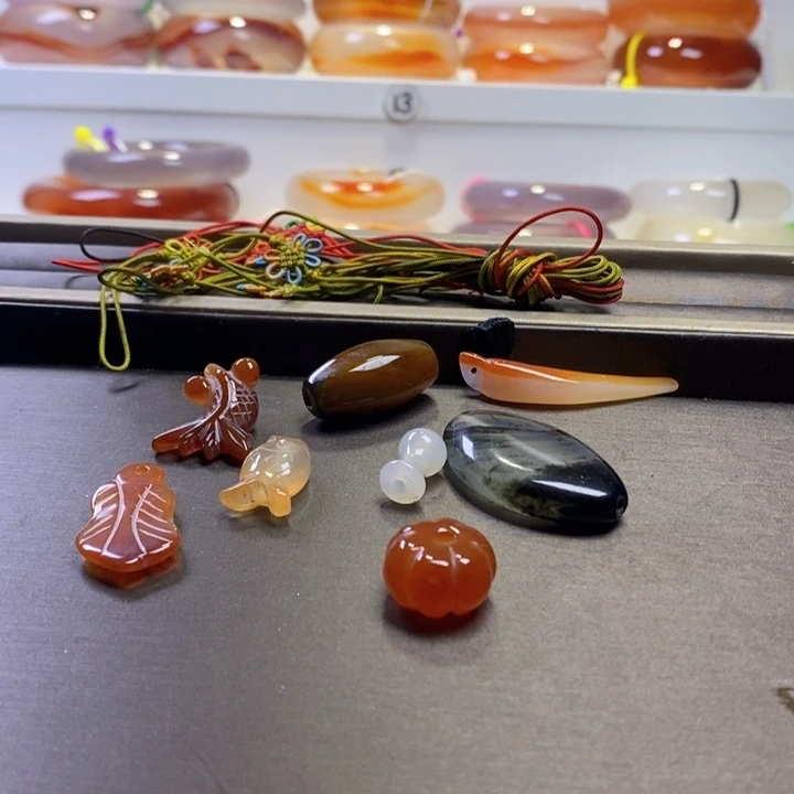 玛瑙/玉髓颈饰未镶嵌