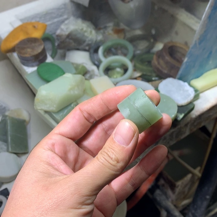 未镶嵌和田玉珠宝半成品