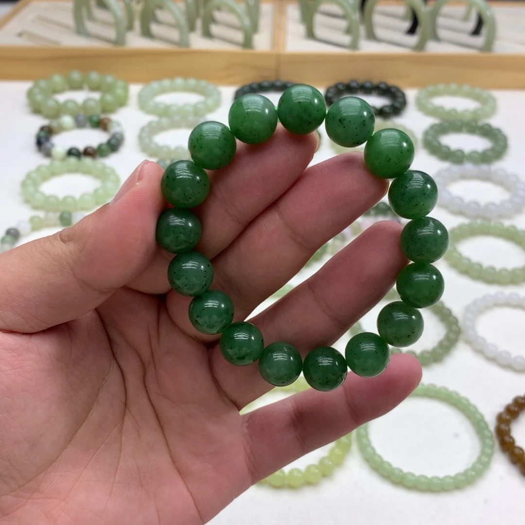 和田玉手串（猕猴桃碧玉12）未镶嵌