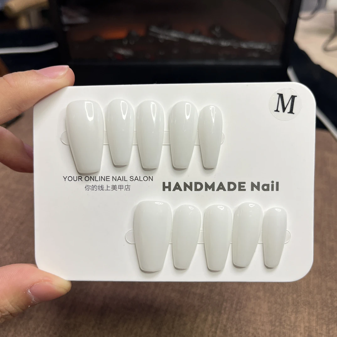 建构单色高级感——纯手工穿戴甲