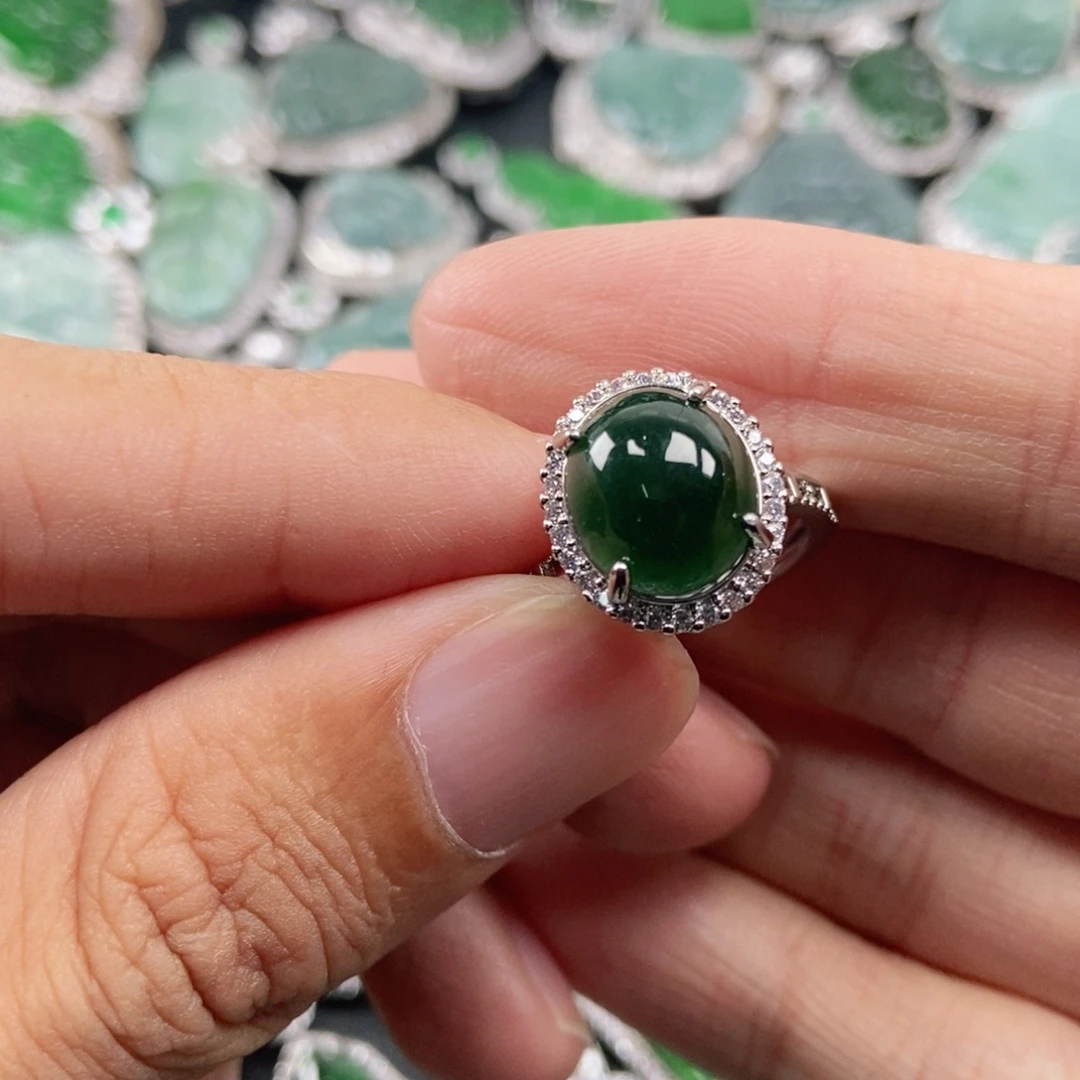 翡翠未镶嵌吊坠(赠链)