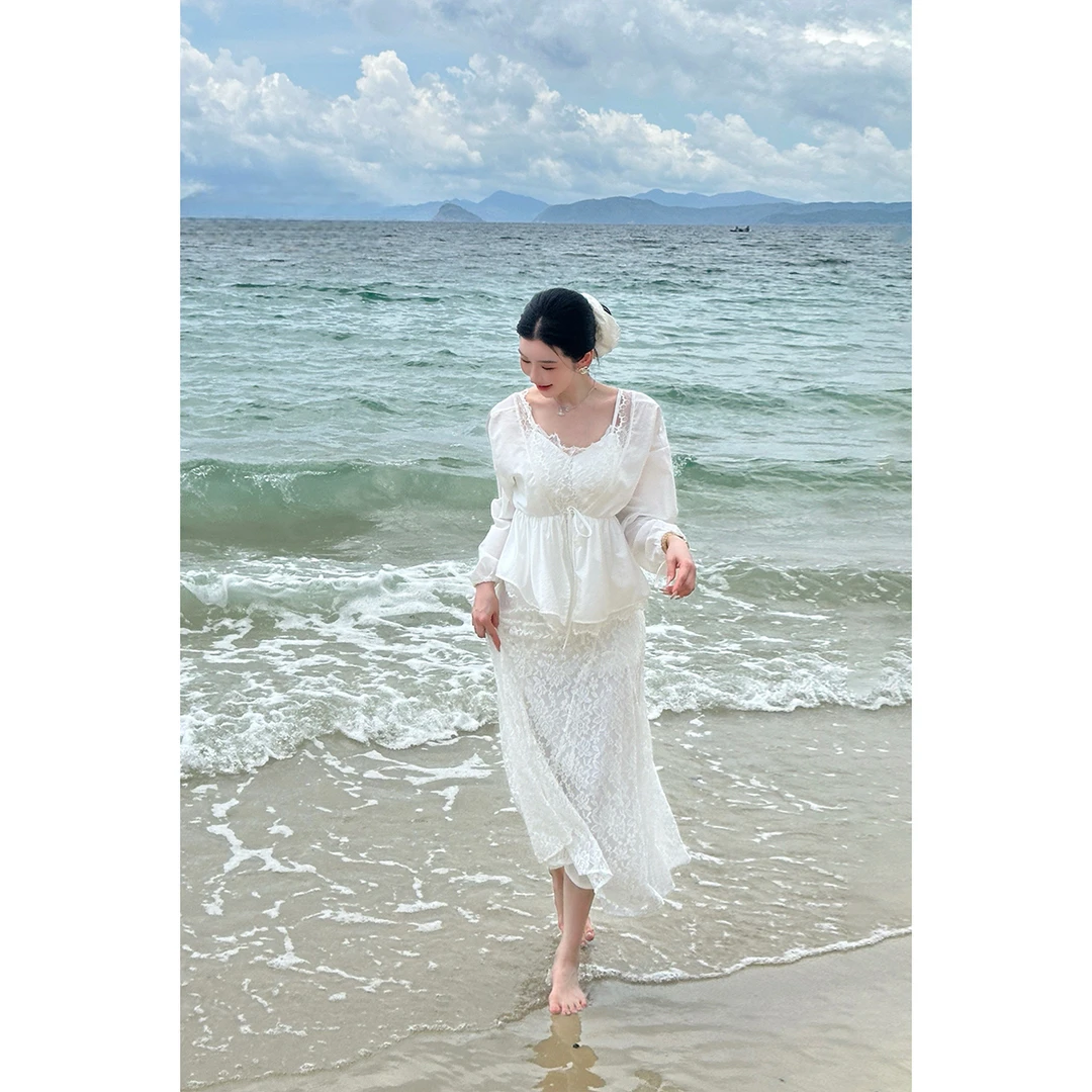 毛妮LADIESFIRST【柔美撩人】蕾丝花边系带衬衫女夏季开衫L1834