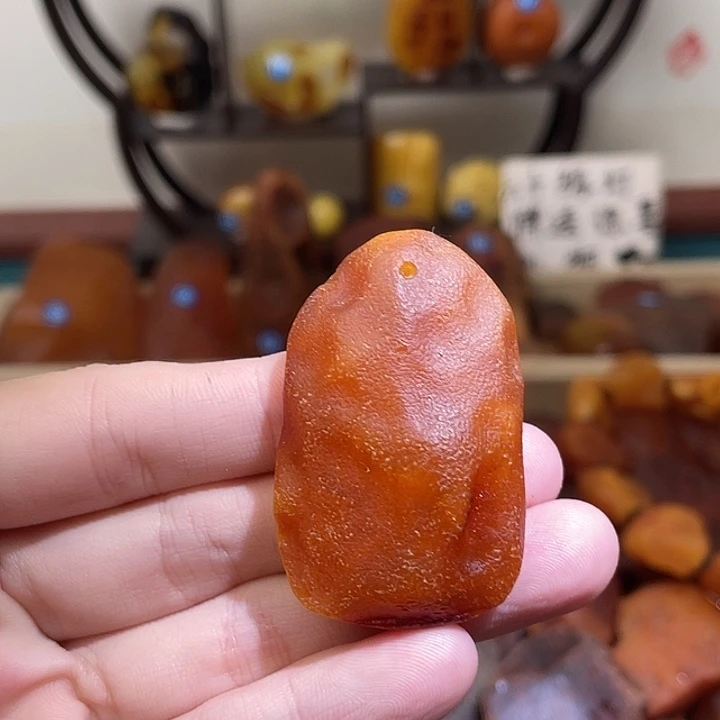 琥珀未镶嵌珠宝奇石吊坠