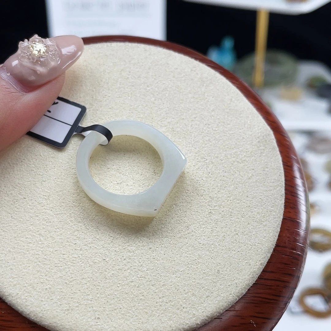 和田玉未镶嵌戒指P37奶白马鞍17.4不退换