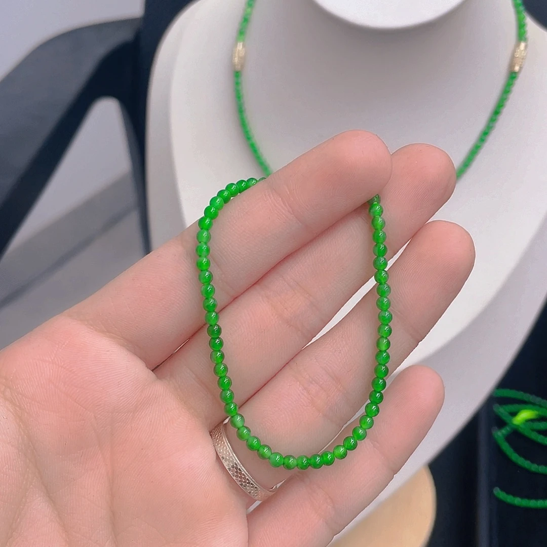 翡翠未镶嵌颈饰