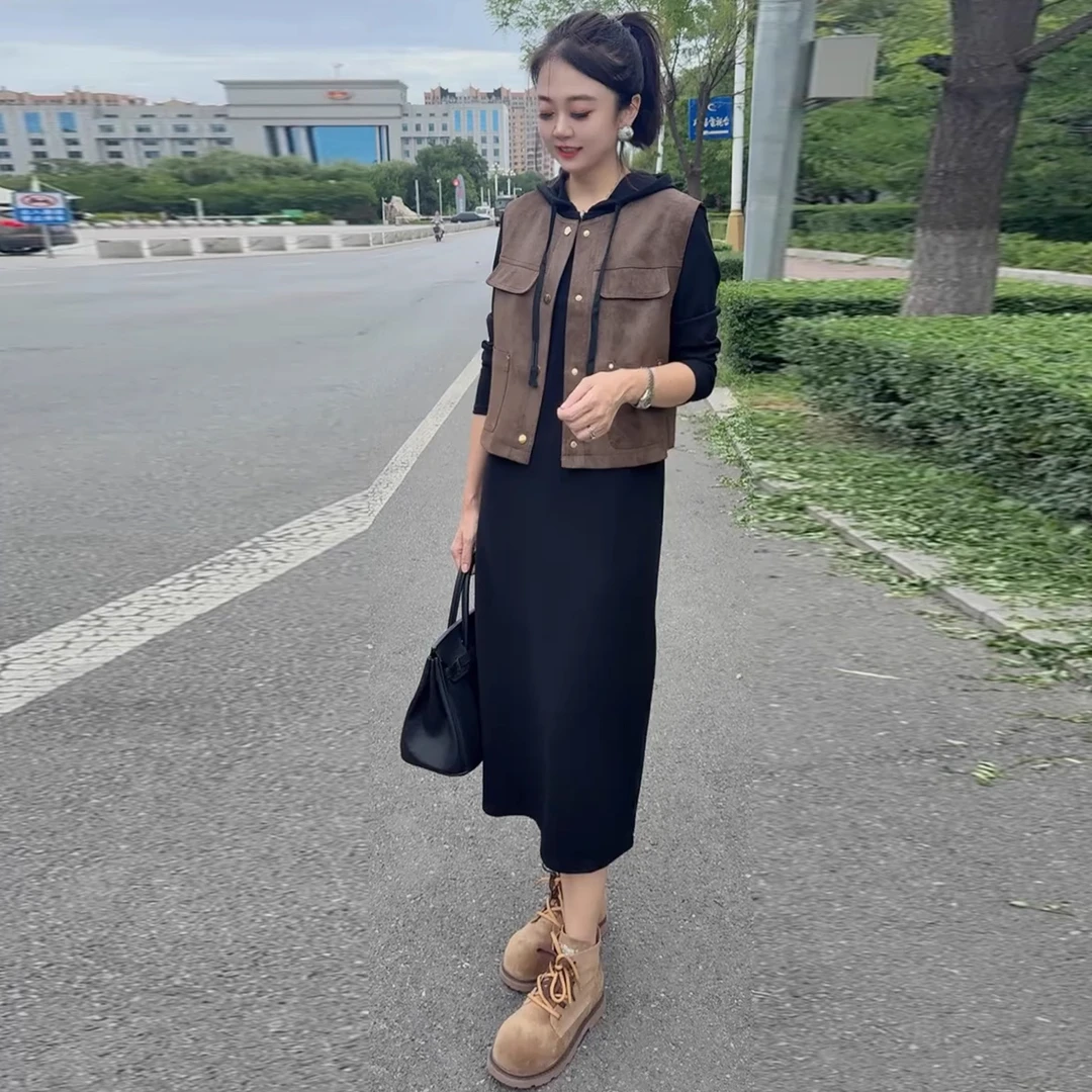 小个子穿搭2025秋季新款洋气显瘦减龄马甲连帽卫衣连衣裙两件套潮