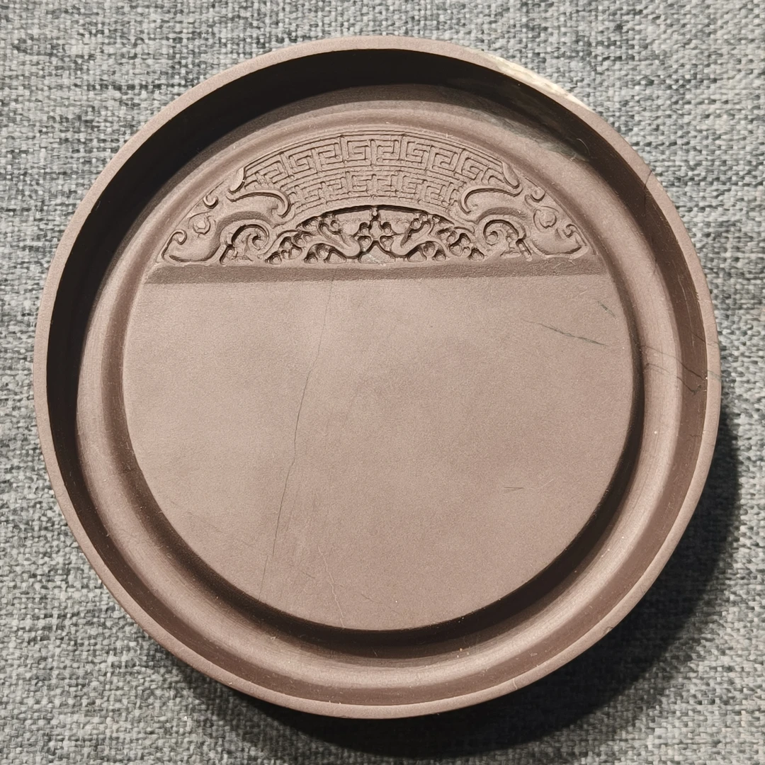 老坑洮砚，喇嘛崖老坑鸊鷉血兽纹砚，尺寸9.7*9.7*2.5厘米