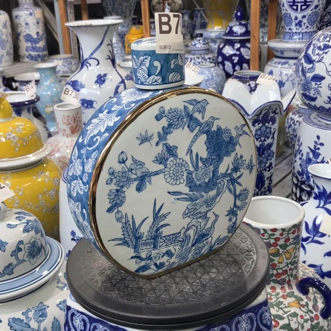 摆件花瓶手绘釉下彩
