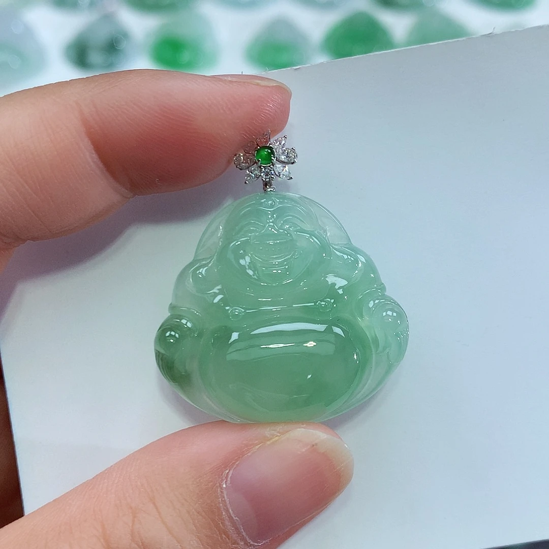 翡翠18K金镶嵌颈饰佛