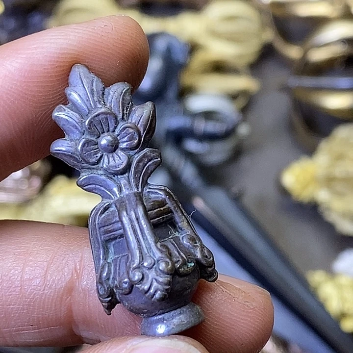 藏传加银款宝瓶小微瑕