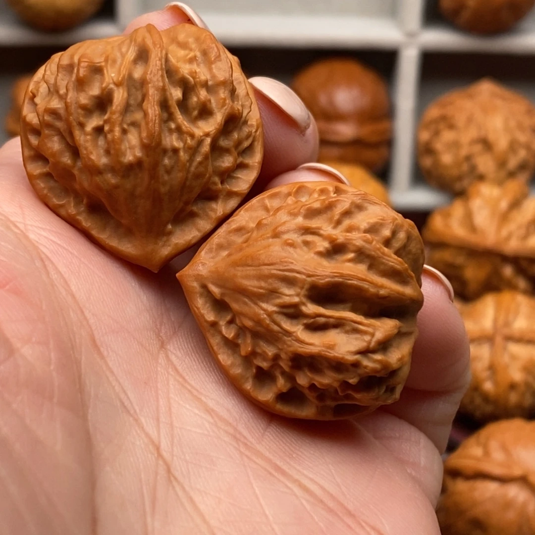 文玩核桃把件桃心