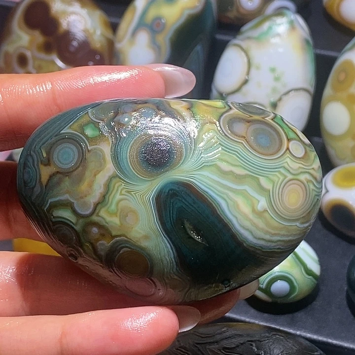 玛瑙/玉髓未镶嵌珠宝奇石44