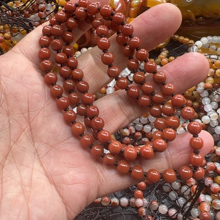 石英质玉（黄龙玉）颈饰未镶嵌熊***?