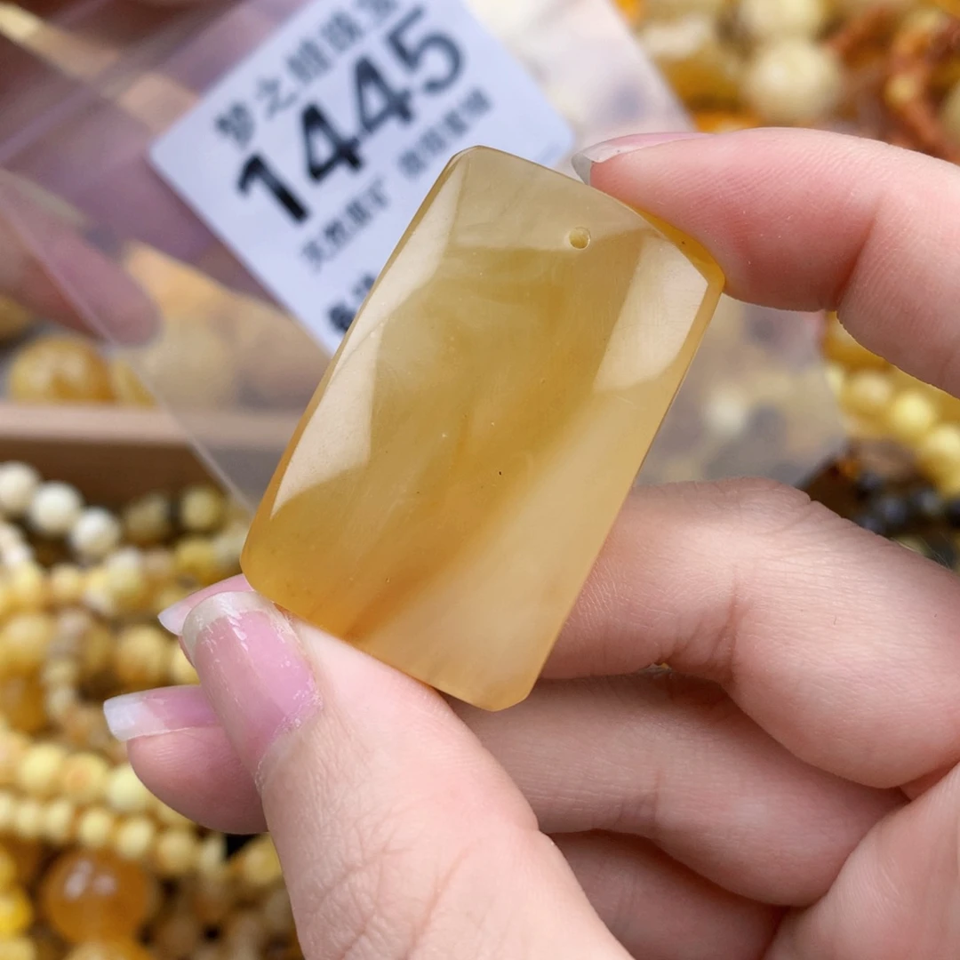 未镶嵌琥珀裸石39