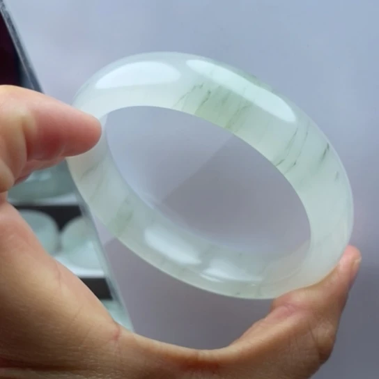 石英质玉（金丝玉）手镯未镶嵌