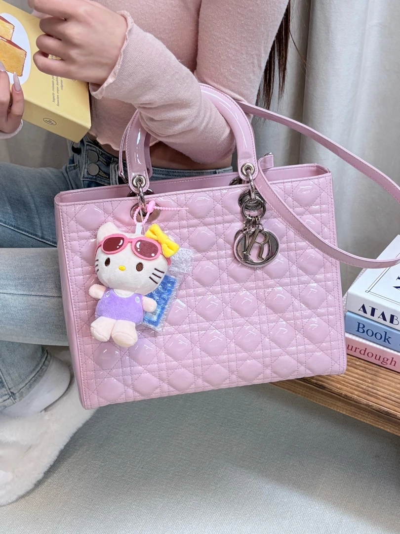 95新 DIOR/迪奥 dior 樱花粉漆皮七格戴妃单肩包