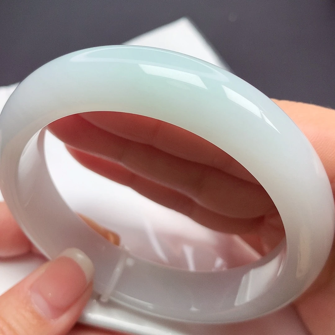 翡翠手镯未镶嵌61.7圈口