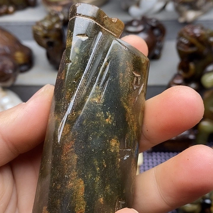 未镶嵌蛇纹石玉颈饰