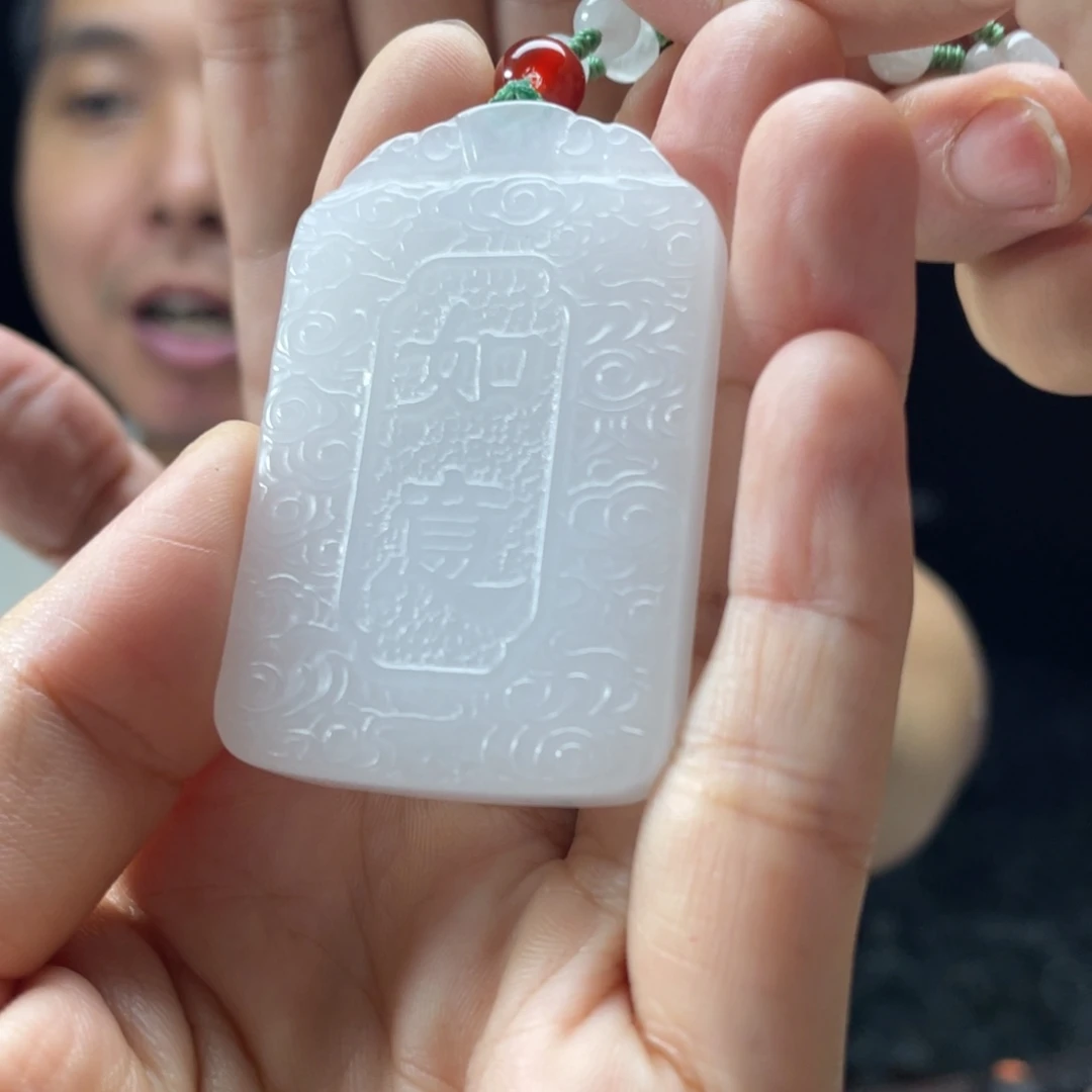 石英质玉未镶嵌颈饰金丝玉观音精品
