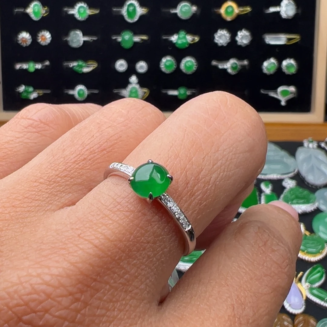 翡翠18K金镶嵌颈饰戒指