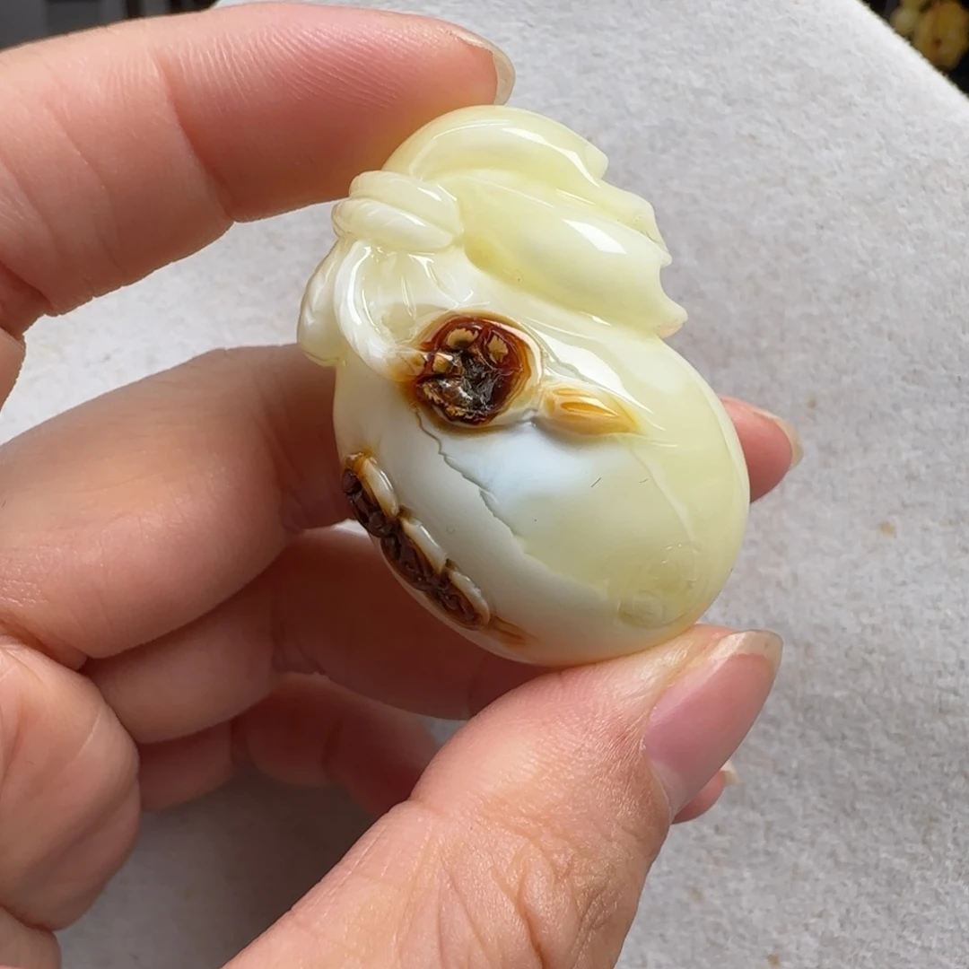 蜜蜡未镶嵌珠宝奇石