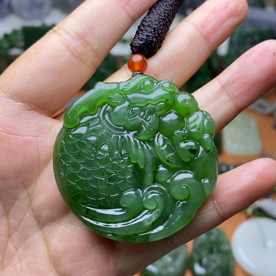 和田玉未镶嵌颈饰微瑕