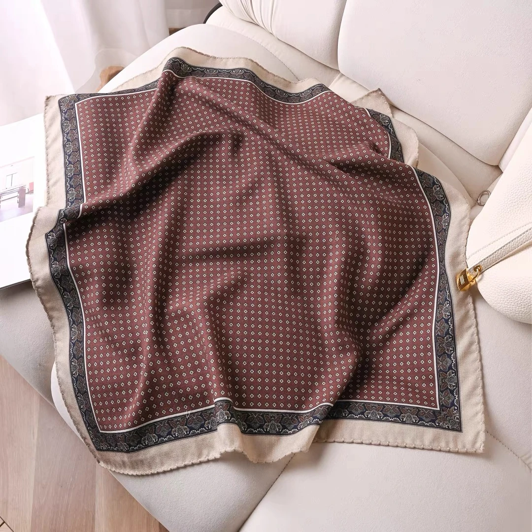 老钱风波点风情小方巾