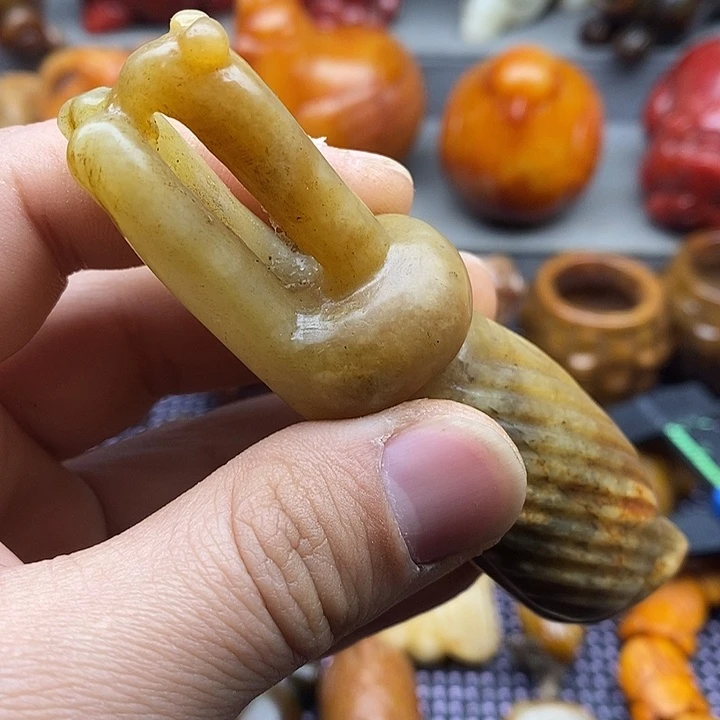 未镶嵌蛇纹石玉颈饰