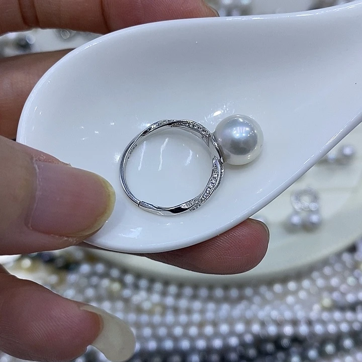 芳***淡水珍珠银S925镶嵌戒指