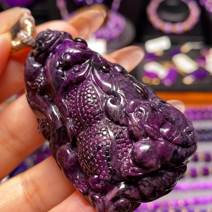 苏纪石（舒俱来）未镶嵌吊坠，把玩