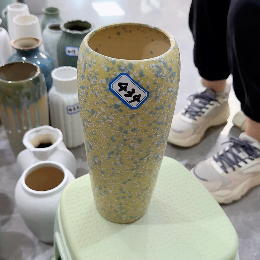 434号陶瓷高25厘米微瑕一个