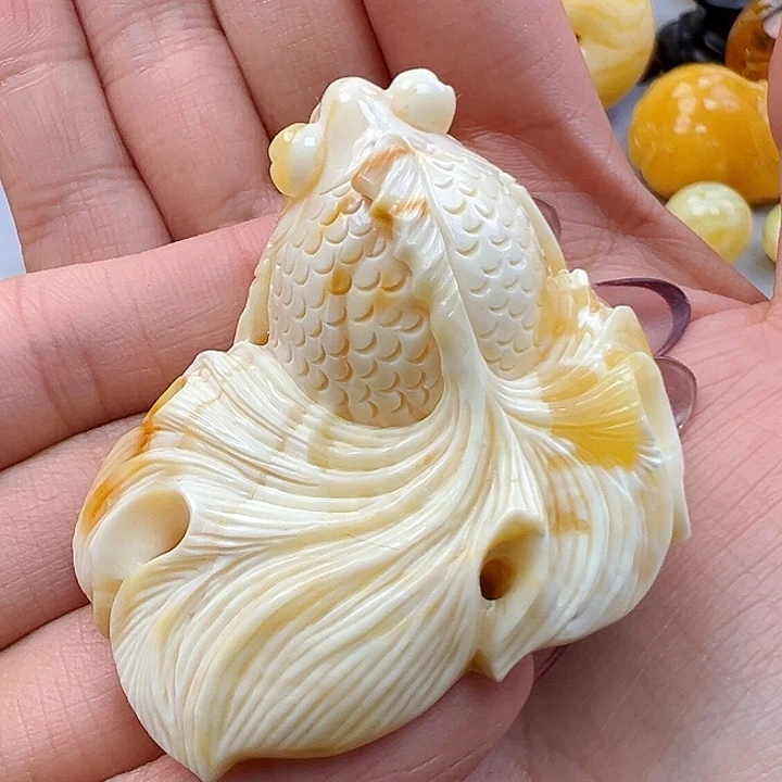 蜜蜡未镶嵌珠宝奇石