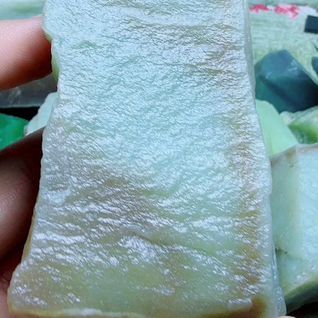 广***冠未镶嵌和田玉（糖玉）挂件