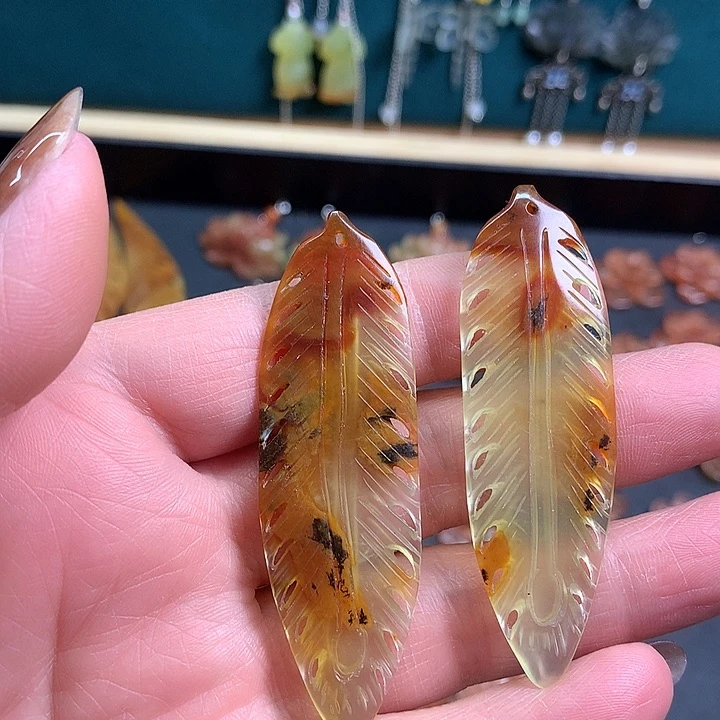 未镶嵌蛇纹石玉耳饰