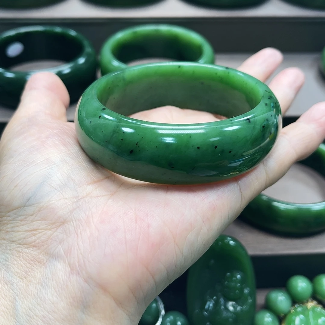 和田玉（碧玉）未镶嵌手镯