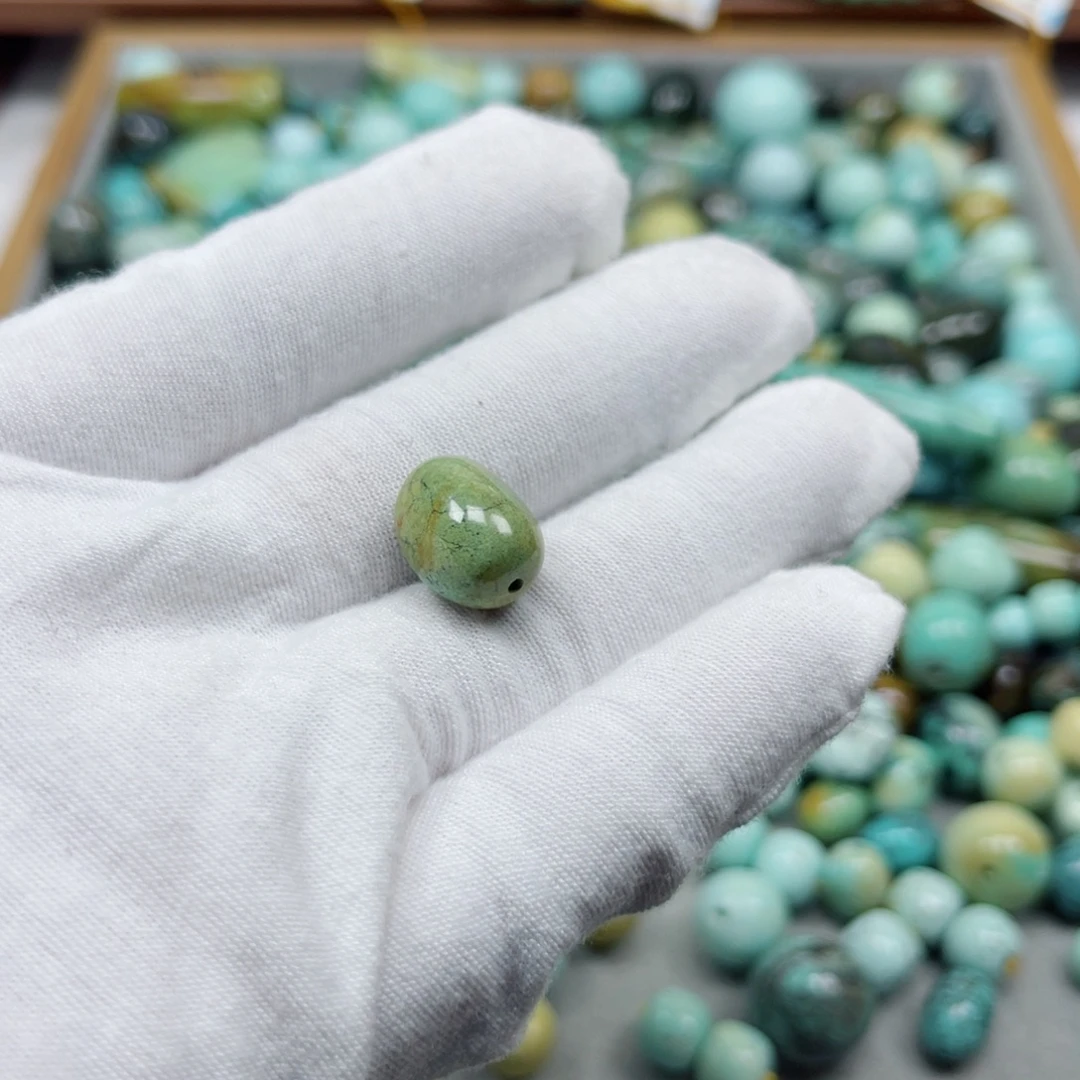 绿松石未镶嵌挂件