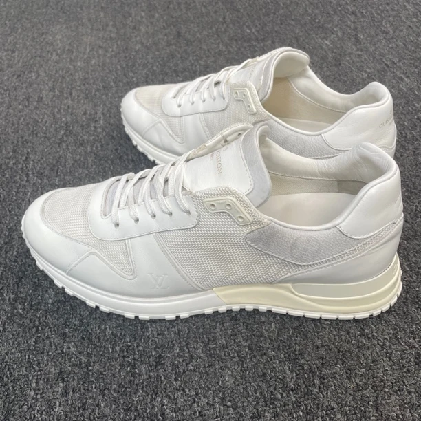 95新 LouisVuitton/路易威登 Run Away 运动鞋42码97新公价8600