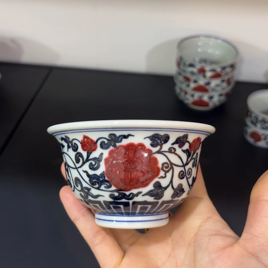 青花釉里红四季花卉大压手