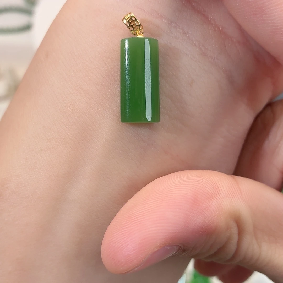 g***l和田玉（碧玉）18K金镶嵌颈饰