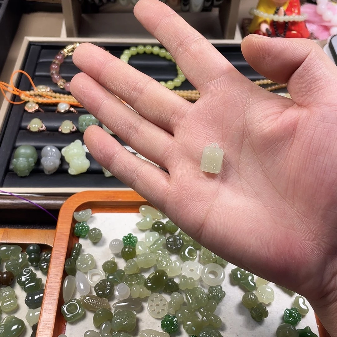 財***❻和田玉未镶嵌颈饰