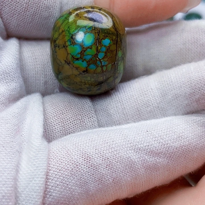 绿松石未镶嵌饰品