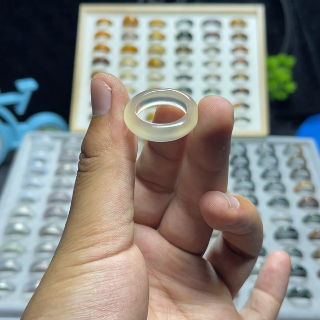 玛瑙/玉髓戒指未镶嵌李*?
