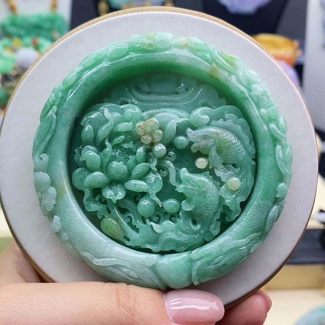 翡翠手镯未镶嵌套镯