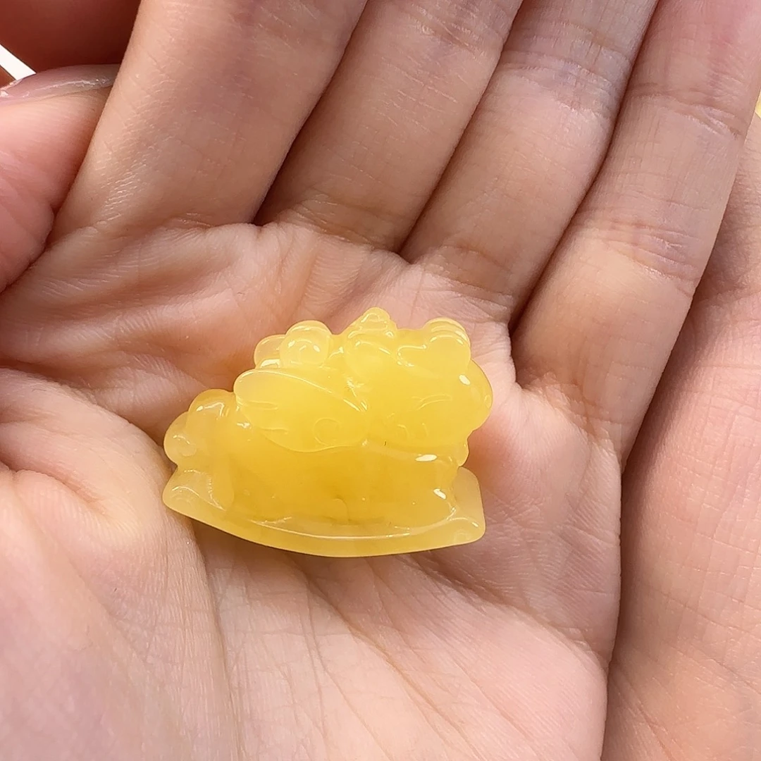 琥珀珠宝奇石未镶嵌