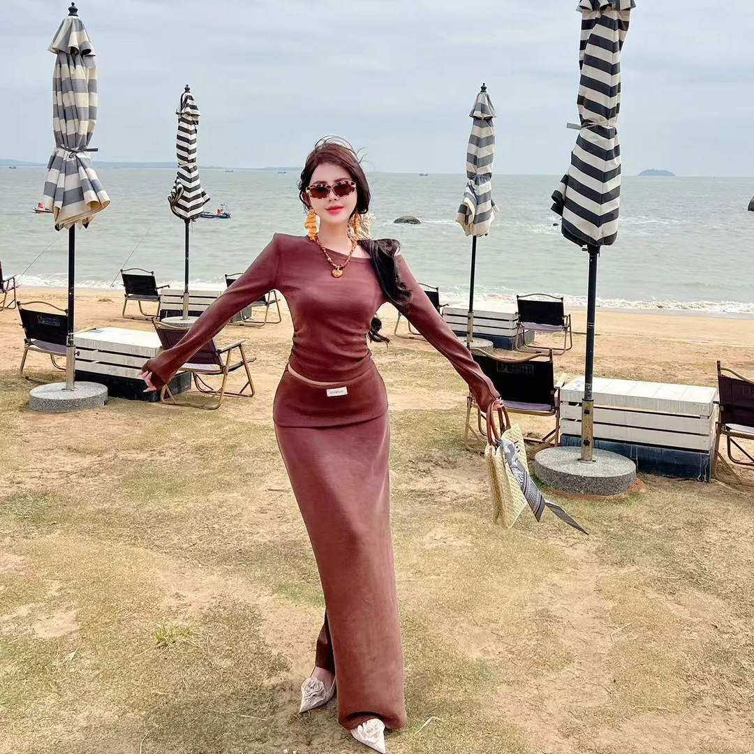 DACPAN-“邂逅摩卡”露肩上衣半裙两件套2025/盼·PP 8285