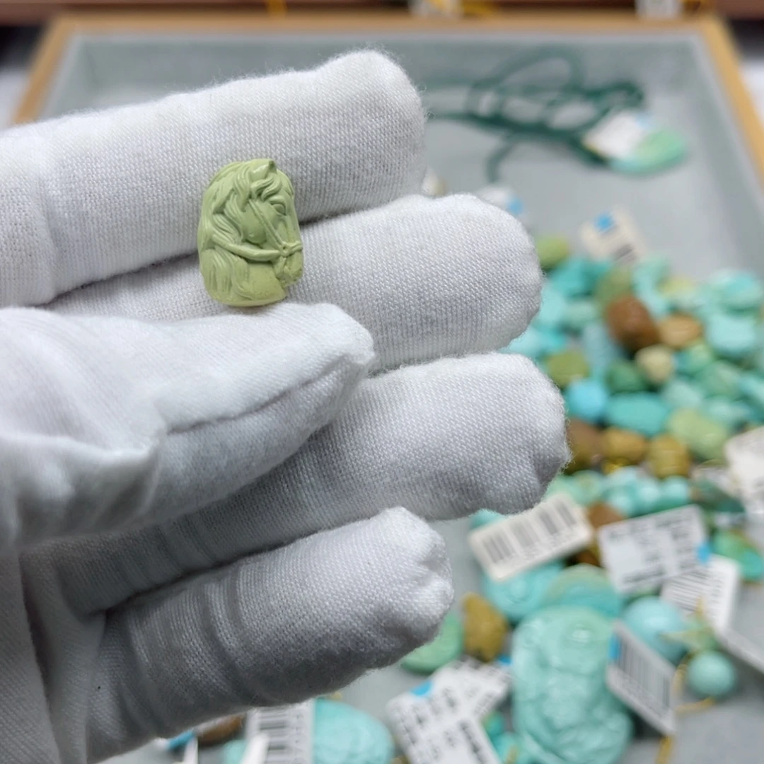 绿松石未镶嵌挂件