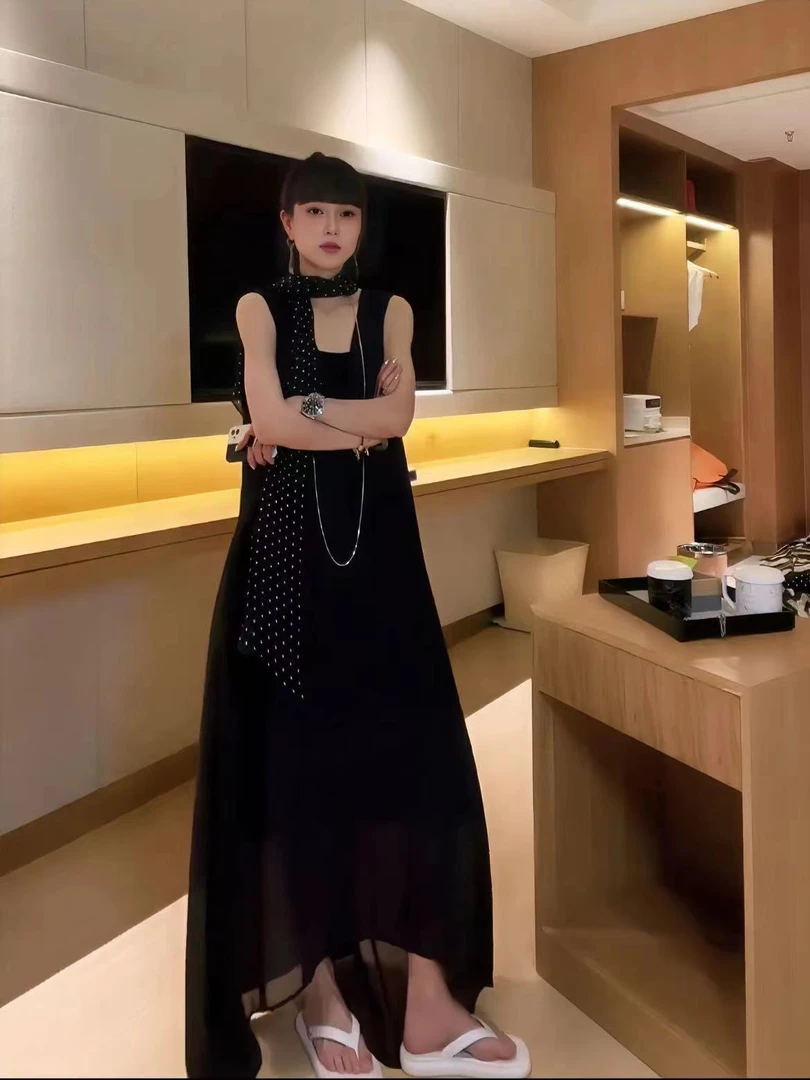 【小漆7独立设计师品牌款】A5小众设计感V领黑色气质连衣裙8175