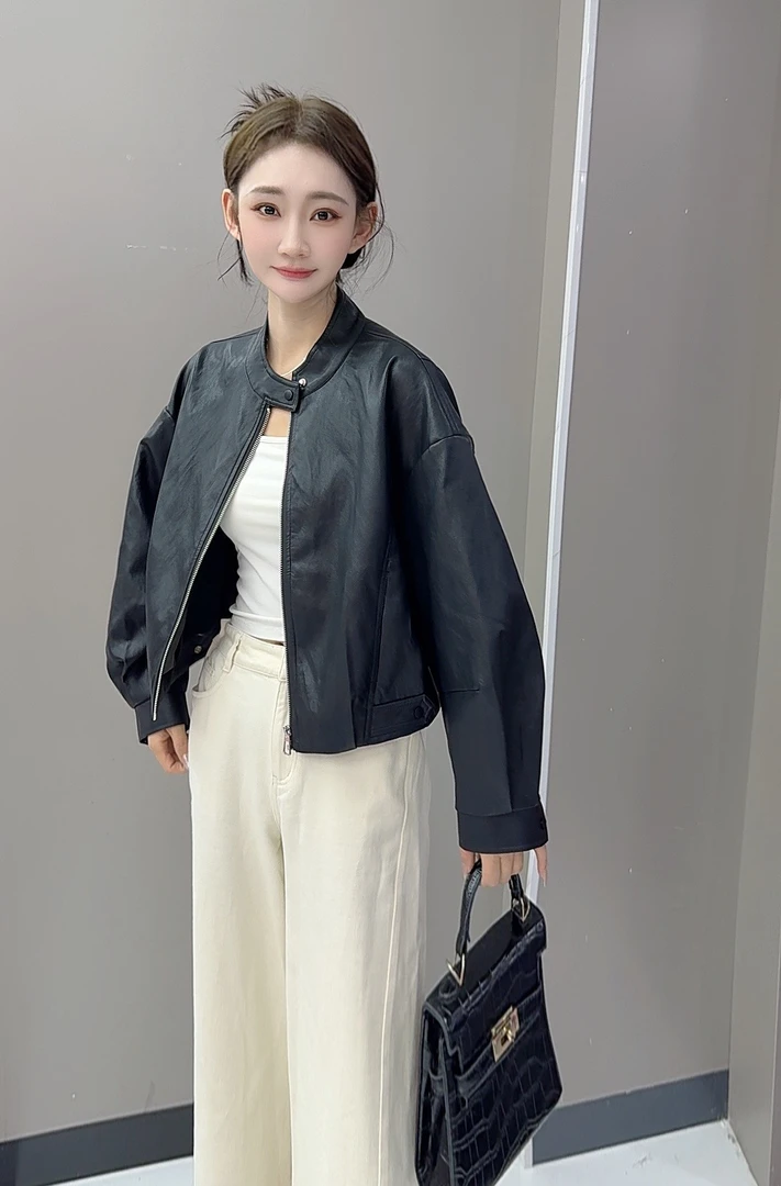 依凡家短款皮衣外套